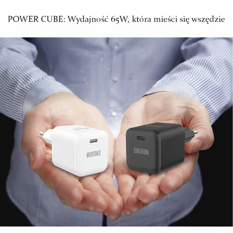 GaN-65Wcube-duo-2-dłonie-bialy.jpg